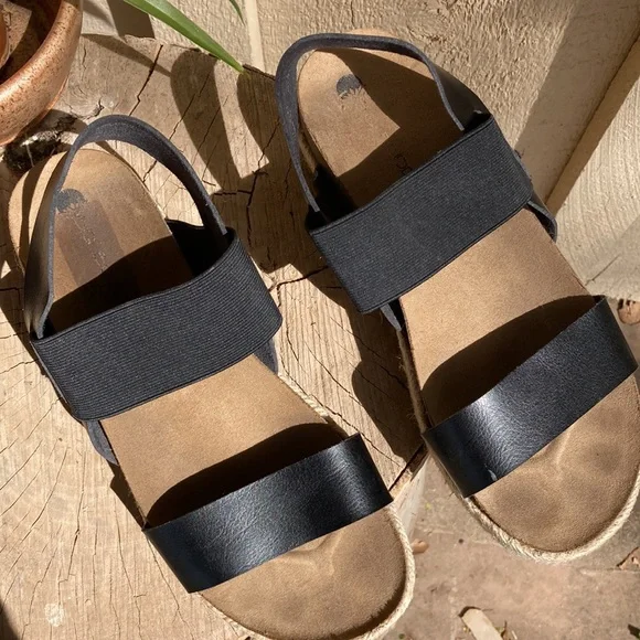 Platform Espadrilles - Picture 2 of 3